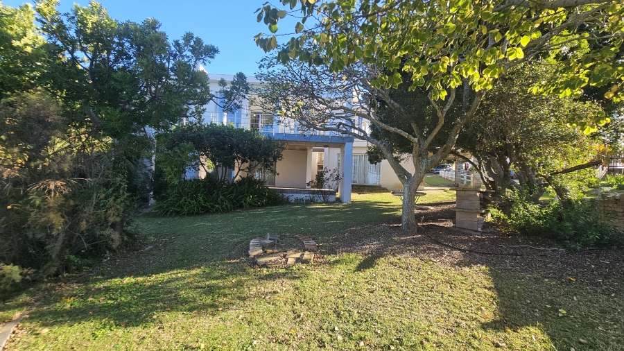 3 Bedroom Property for Sale in Wavecrest Eastern Cape